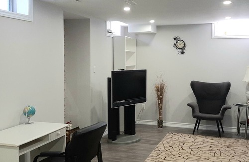 Newmarket House | Entire lovely basement with parking and wifi