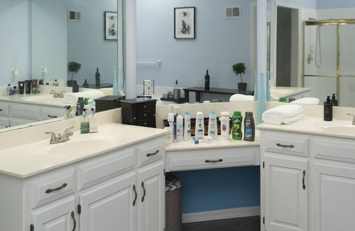 Olathe House | Entire Luxury Private Properties - With High 1Gig internet