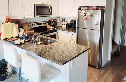 Dean Park House | Entire Modern & Spacious Unit with Free Parking