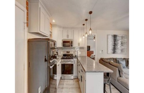 Oro Valley House | Entire Mountain View guesthouse hosted by Karen. New Pickleball Ct on property.
