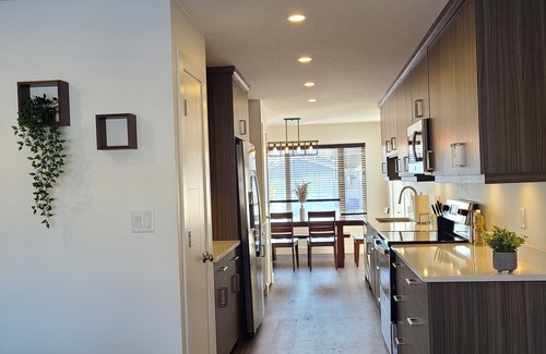 Regina House | ENTIRE NEW-BUILD SPACIOUS MAIN FLOORS EAST REGINA!