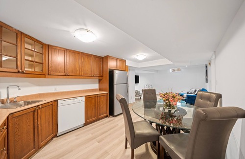 Richmond Hill House | Entire one bedroom Apartment in Richmond hill