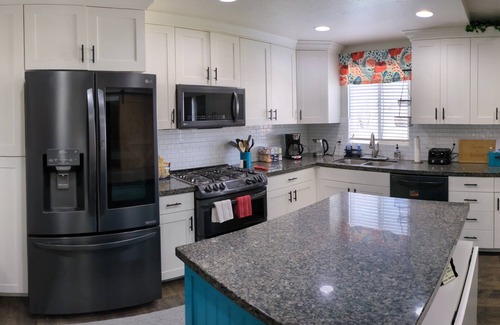 Sandy House | Entire Pet Friendly House-Fully Fenced Backyard-Abundant Play Space-Near Resorts