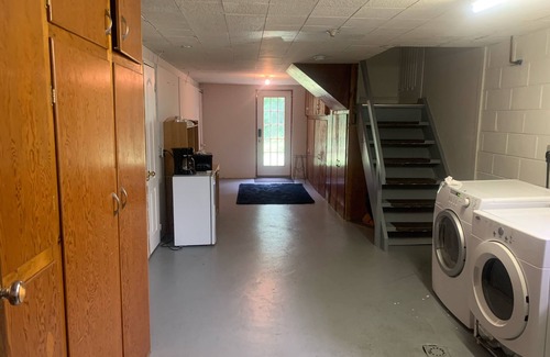 Brampton Apartment | entire place, Ground level walkout Basement