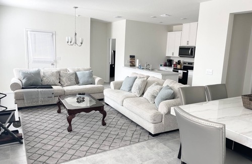 Austin House | Entire place near Austin Downtown and Airport