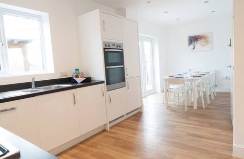 Ashbourne House | Entire property with 4 bedrooms in the Peak District - Lysander House