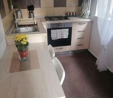 Popesti-Leordeni Apartment | Entire rental unit in București