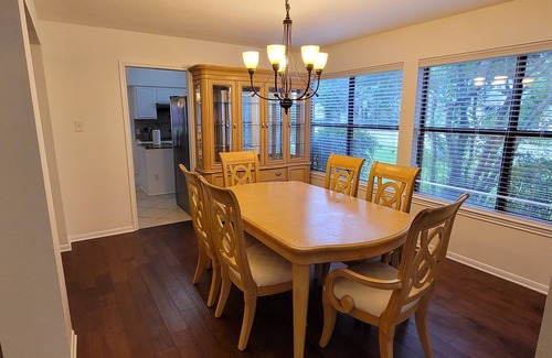 Saxony House | Entire Residential House-Easy Access to Everything