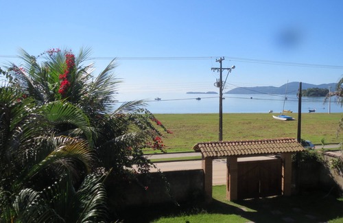 Jabaquara House | ENTIRE SEAFRONT HOUSE