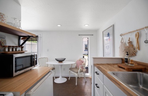 Roosevelt Apartment | Entire Studio | Private Entrance | Sleeps 2