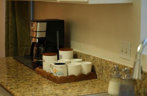 Garfield Apartment | Entire Stylish 2-Bedroom Townhouse, Beach & Disney