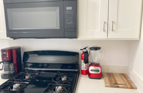 Southeast House | Entire Suite Free Off Street Parking