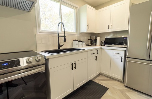 Kemptville Apartment | Entire Suite in Kemptville, Ontario, Canada