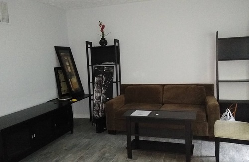 Cloverly House | Entire Townhouse with 4 bed and 2 bath.
