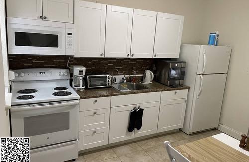 Downtown Baltimore Apartment | Entire Unit-5min to M&TBank Camden Yards