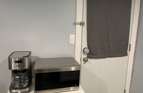 Downtown Baltimore Apartment | Entire Unit-5min to M&TBank Camden Yards