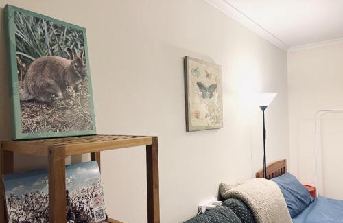 Penguin House | Entire Unit in Penguin with Free Parking