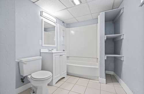 Lynn Apartment | (ENTIRE UNIT)Swampscott Apt, Lots Of Natural Light, 20 mins To Swampscott Beach