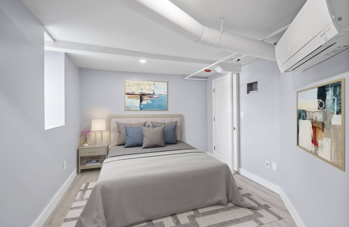 Lynn Apartment | (ENTIRE UNIT)Swampscott Apt, Lots Of Natural Light, 20 mins To Swampscott Beach