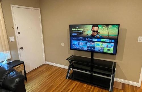 El Monte Apartment | Entire Urban House Getaway Newly Remodeled
