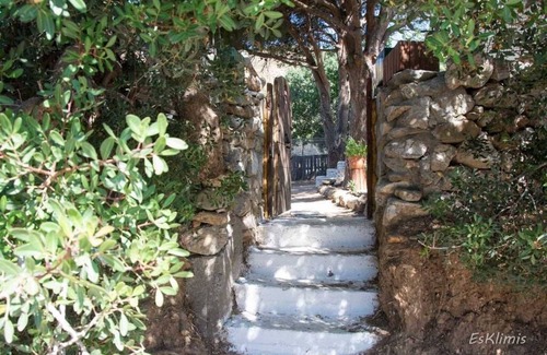 Kalymnos Villa | Entire Villa in Kalymnos, Greecen5 guests1 bedroom3 beds1.5 bathrooms