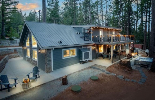 Alta House | Entire Villa in Sierra Mountains