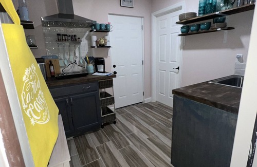 Southgate Cottage | Entire Village! La Mia Casa out of Siesta Dr. Beach resort vibe!