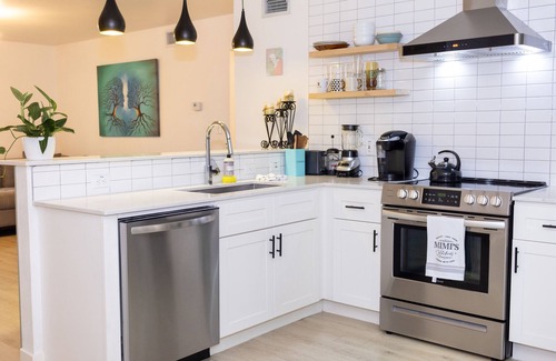 Wooten Condo | Entire Warm and Lovely Condo in North Central Austin