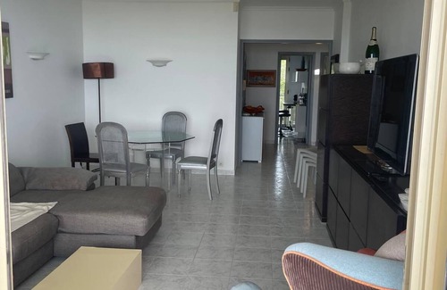 Bastide Giraud Apartment | Entre Ciel et Mer : Évasion à Cagnes-sur-mer Avec Terrasse Panoramique