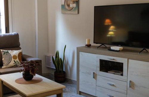 La Trinidad-San Juan y Todos los Santos Apartment | Entre Patios Centro, parking incluido
