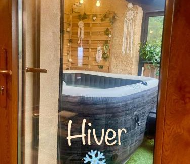 Sablet Apartment | Entre vignes et horizon Appartement avec jacuzzi privatif et piscine commune chauffée