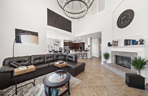 West Oak Hill House | Epic Austin Getaway Gym Yoga Yard BBQ Games WiFi