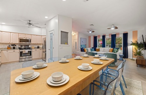 Madeira Beach House | Epic Indoor Slide! Pool&Hot Tub~Mini Golf~Fire Pit