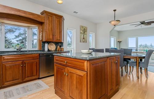 Gold Beach House | Epic ocean views at this private retreat just minutes from the beach