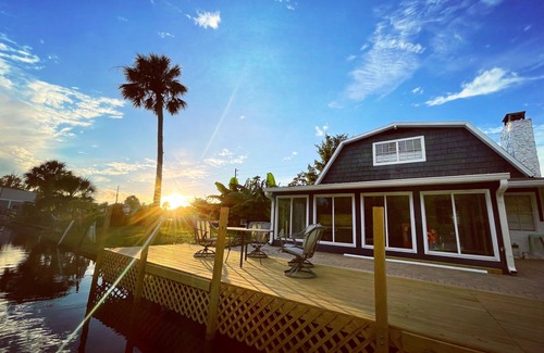 Weeki Wachee Gardens House | EPIC Weeki Wachee riverfront home Waterfront Kayaks included