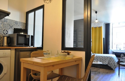 Aix-les-Bains City Center Apartment | Epicurieux 2 Comfort Apartment