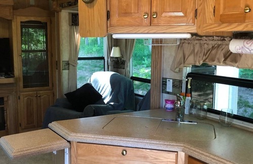 Grey Highlands House | Epping in Beaver Valley. Private Campsite with RV for a little bit of Glamping