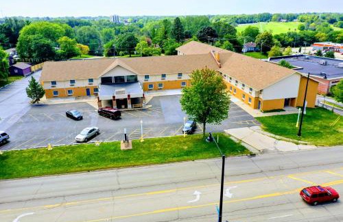 Rockford Hotel | Equality Inn