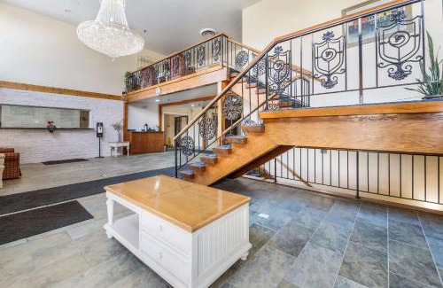 Rockford Hotel | Equality Inn