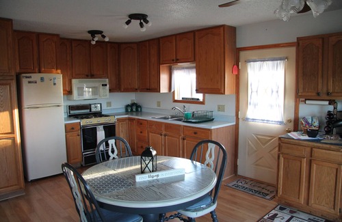 Holton House | Equine Kuntry Kabin - Perfect 2-bedroom house with AC in charming Holton.