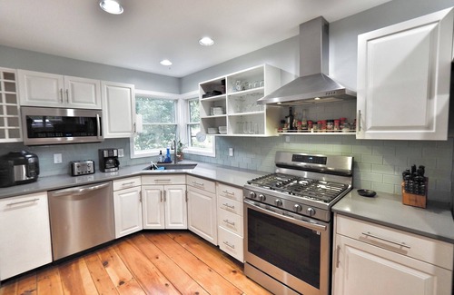 Plymouth House | Equinox Haus: Private retreat with pool table, hot tub and hiking trails