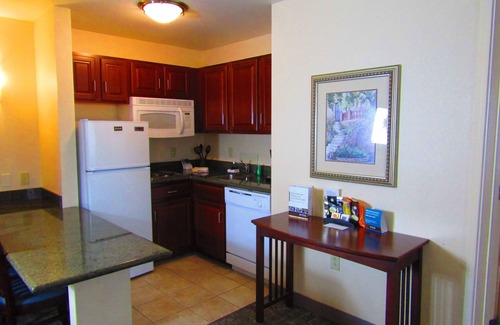 Rochester Condo | Equipped Suite with a Stunning Genesee River View Near the University of Rochester