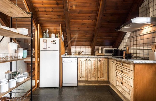 Unha Apartment | Era Salana by SeaMount Rentals