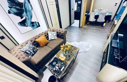 Chang Khlan Apartment | Erawan Luxury 2B2B Condo (2卧室豪华公寓古城中心)