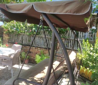 Lin Bed & Breakfast | ERDA LAKESIDE Guesthouse