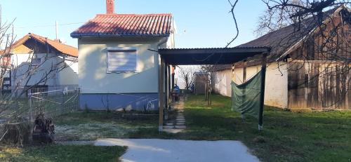 Lenti House | Erdei fenyö vendeghaz