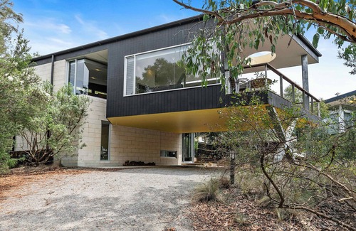 Aireys Inlet House | Erica Escape | Modern Treehouse Retreat