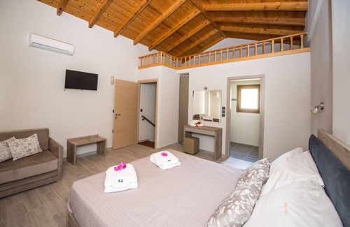 Erikousa Island House | Erikousa Palace Double Suite 18