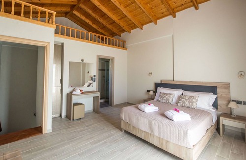 Erikousa Island House | Erikousa Palace Double Suite 18