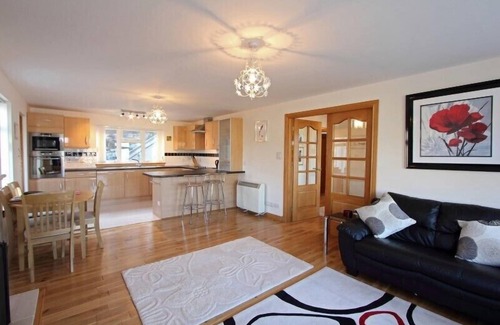 Eriskay Cottage | ERISKAY VIEWS COTTAGE, family friendly in Eriskay, South Uist